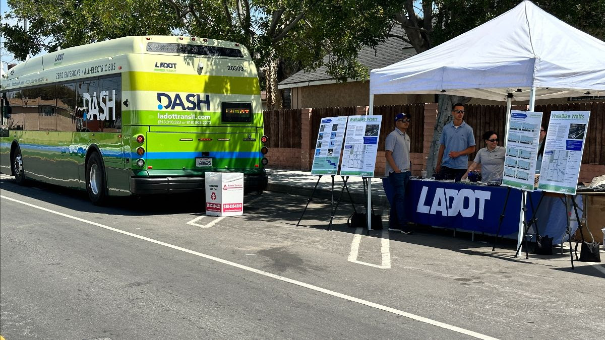 LADOT celebrates Earth Day With Watts Rising
